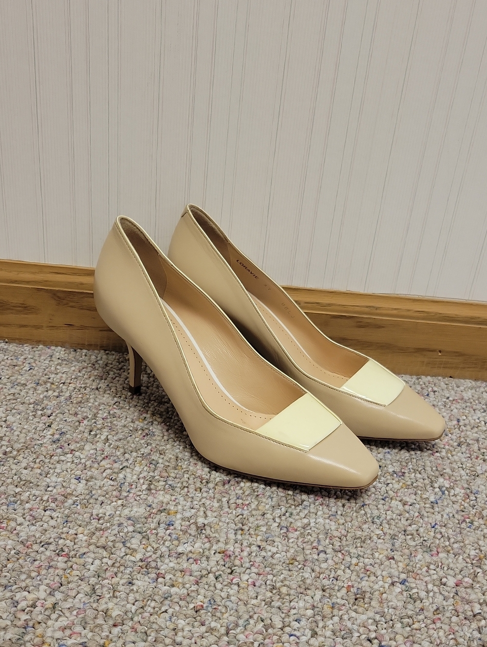 Bally Classic Beige Pointed-Toe Kitten Heel Pumps 6.5 Office Old Money Luxury